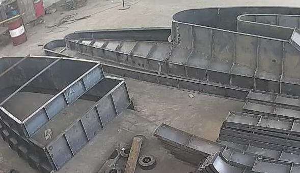 高速收费岛模具 翰轩模具工程师