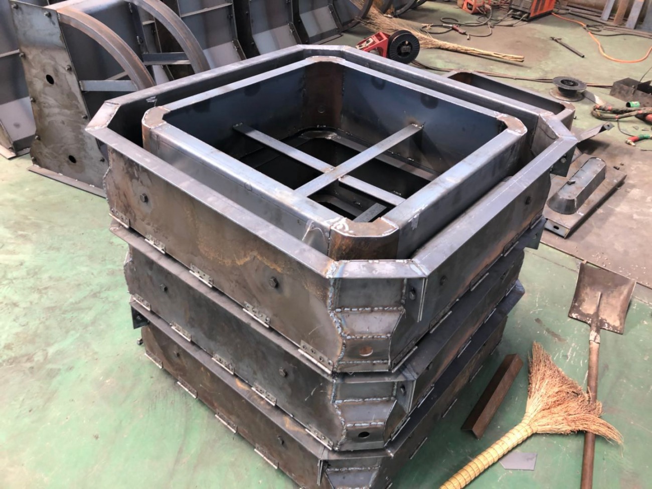 1610345196554309.jpg 框格护坡模具