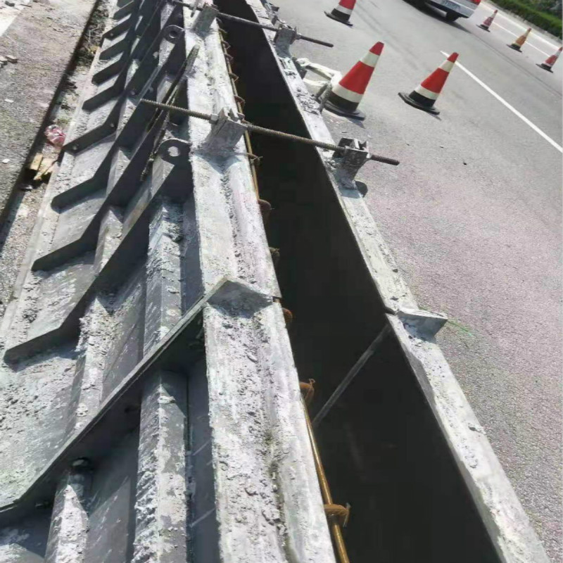 1627000520215990.jpg 防撞护栏模板