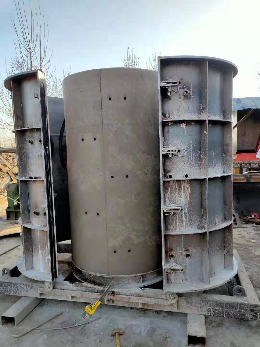 1648939143619314.jpg 检查井模具3.jpg